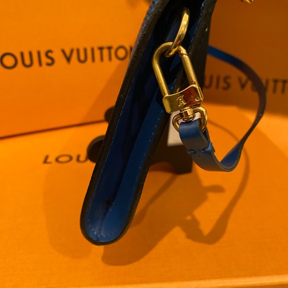 Louis Vuitton Vintage EPI Pochette - Picture 3 of 11